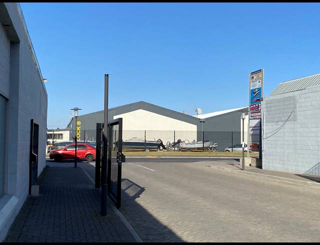250M² RETAIL TO LET IN TOKAI